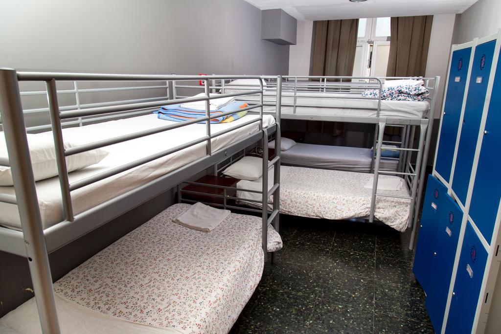 Hostal Lk บาร์เซโลนา ภายนอก รูปภาพ