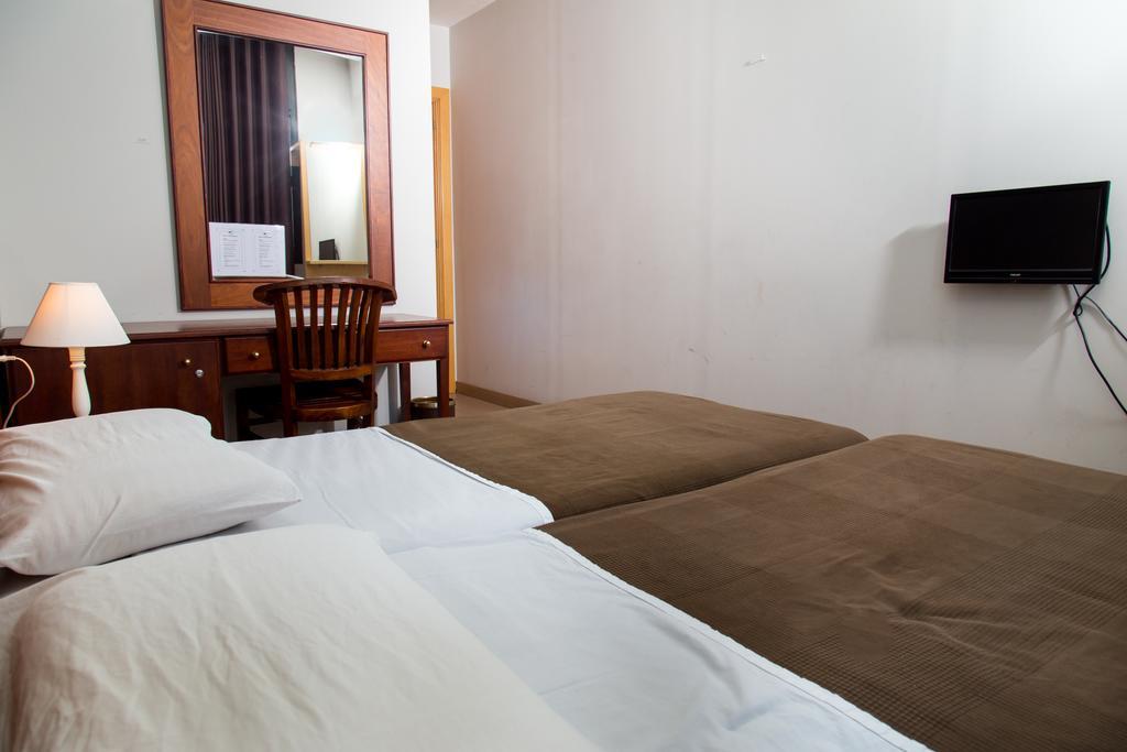 Hostal Lk บาร์เซโลนา ภายนอก รูปภาพ