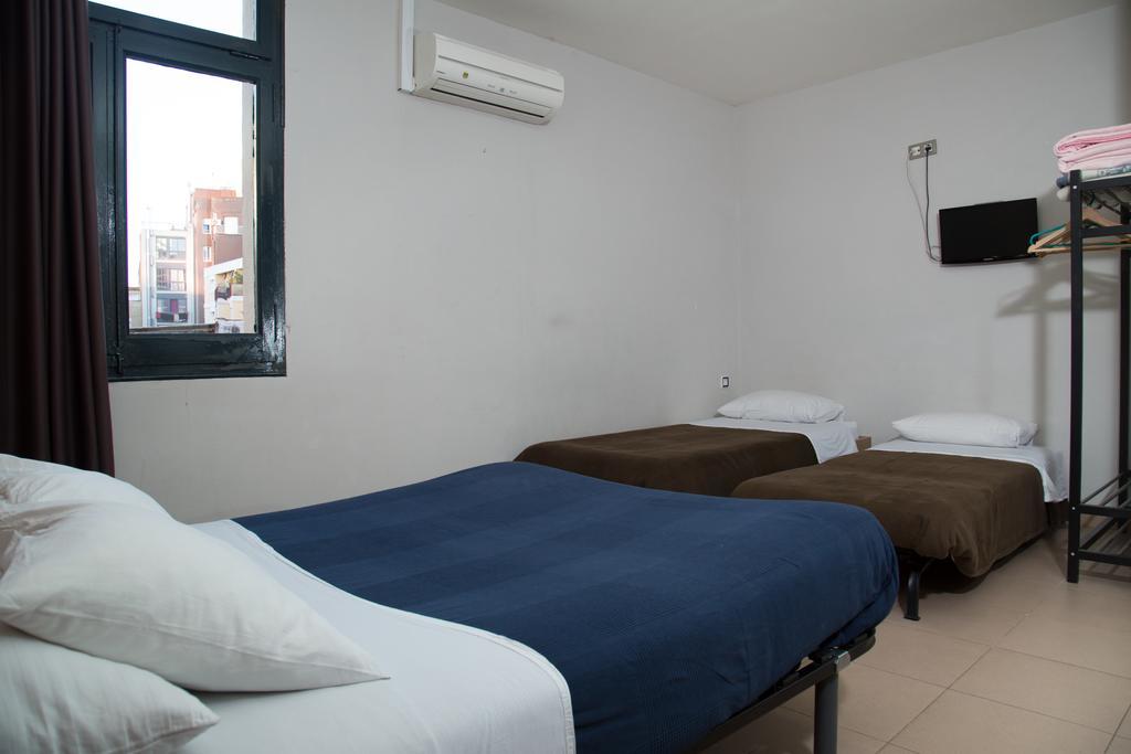 Hostal Lk บาร์เซโลนา ภายนอก รูปภาพ