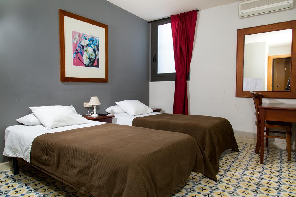 Hostal Lk บาร์เซโลนา ภายนอก รูปภาพ