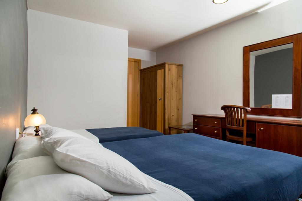 Hostal Lk บาร์เซโลนา ภายนอก รูปภาพ