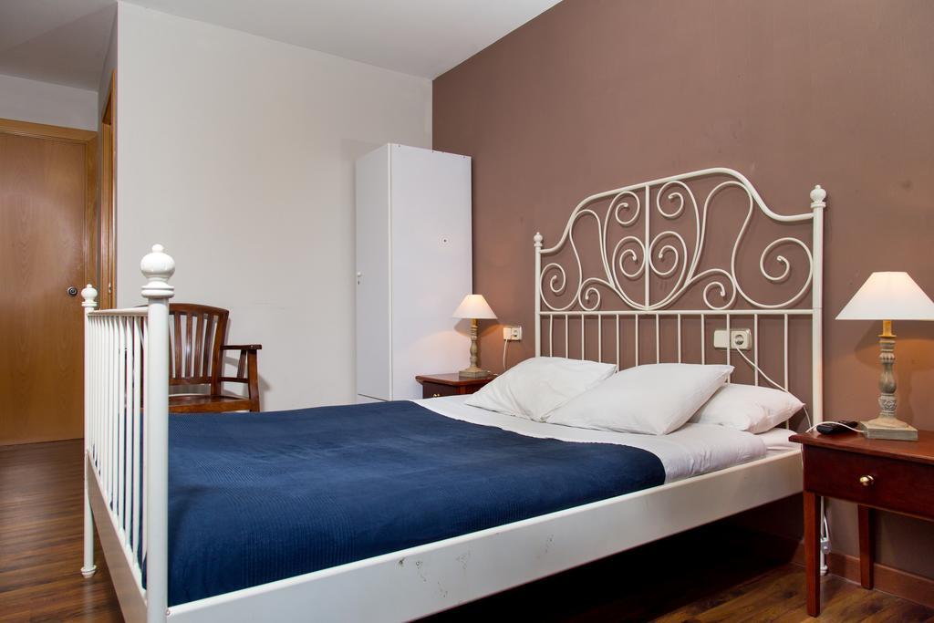 Hostal Lk บาร์เซโลนา ภายนอก รูปภาพ